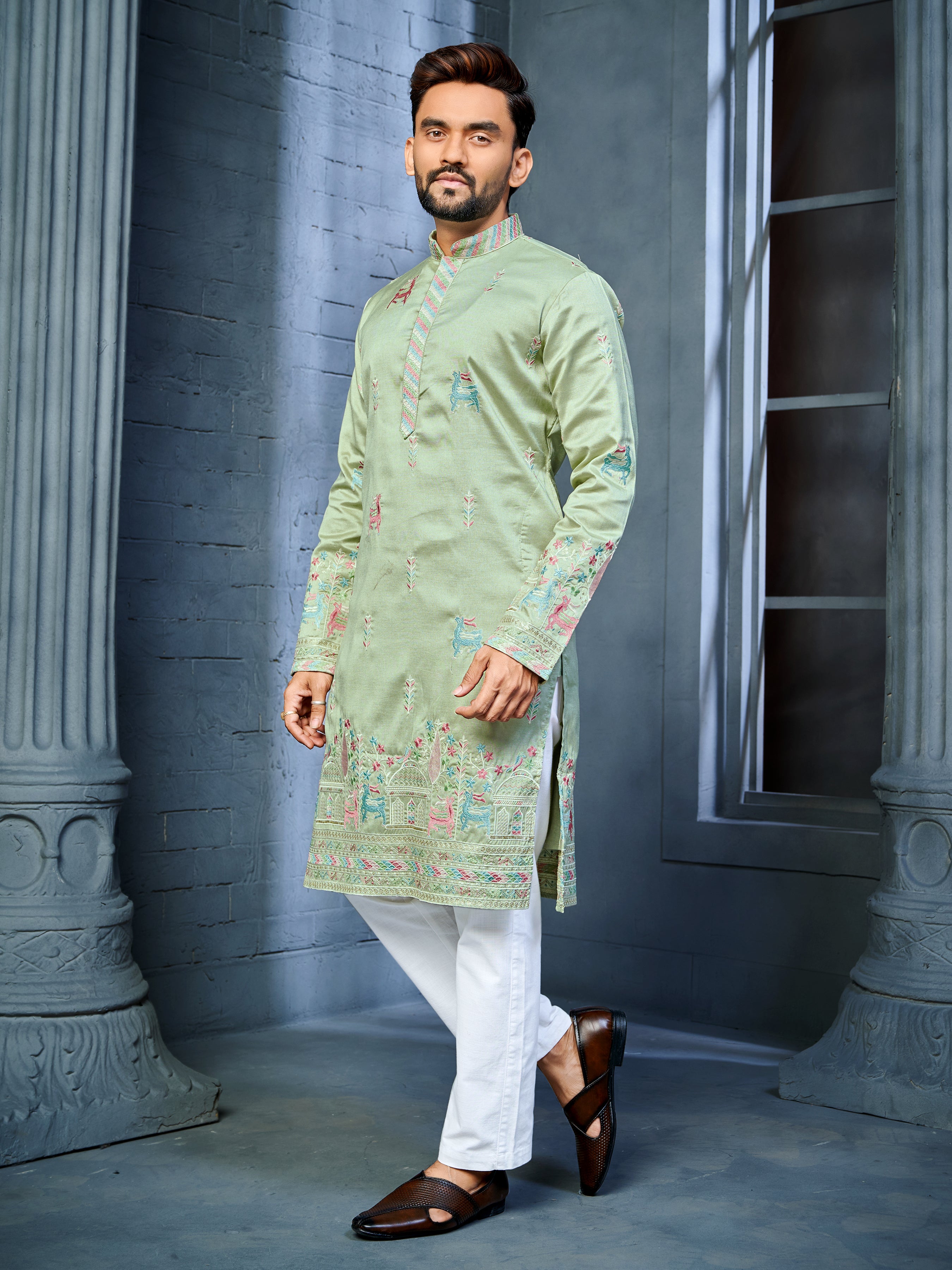 Men’s  Silk Kurta with Deer Embroidery Pista