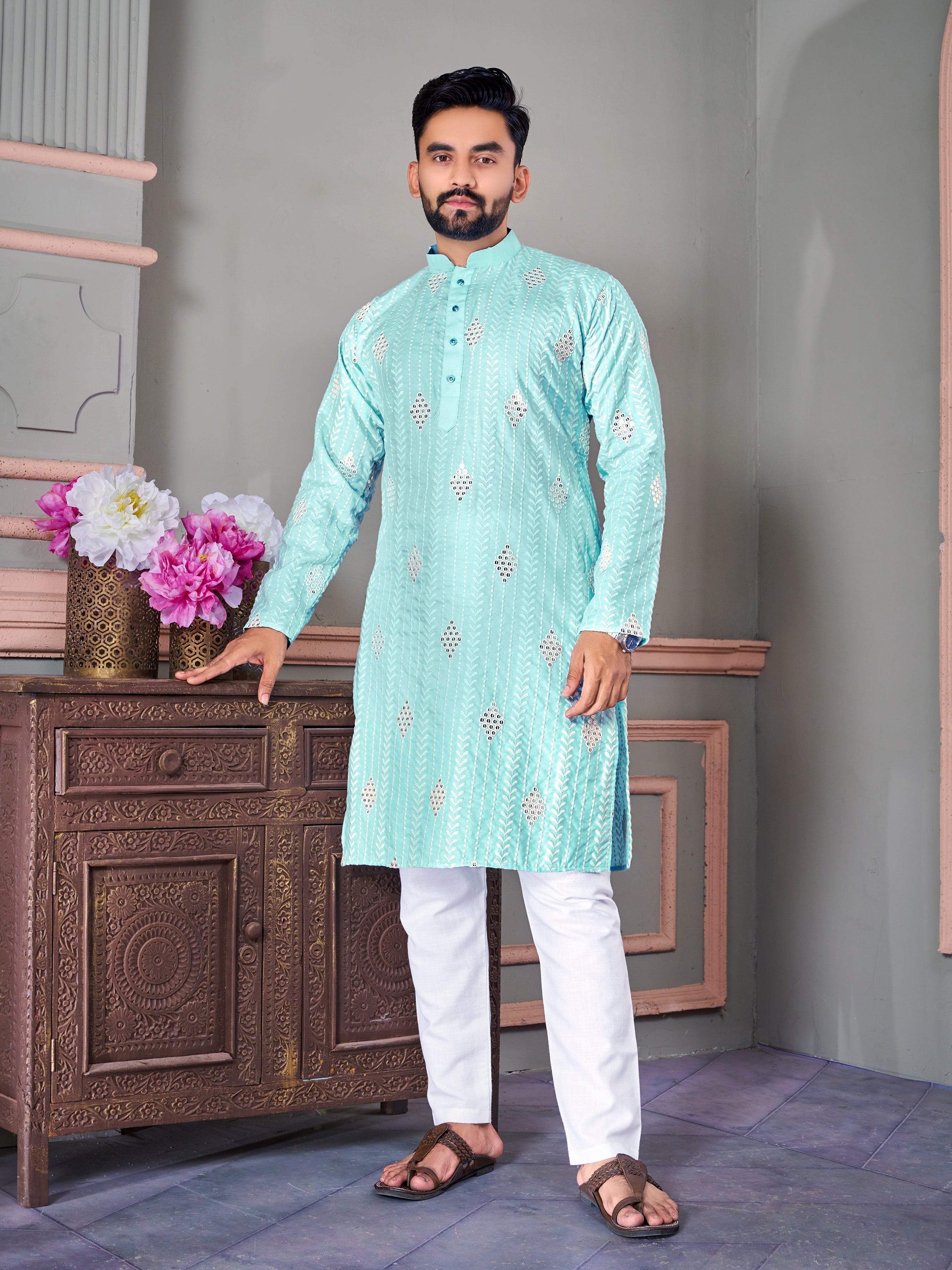 Van-Tara Luxe Linen Sky Kurta