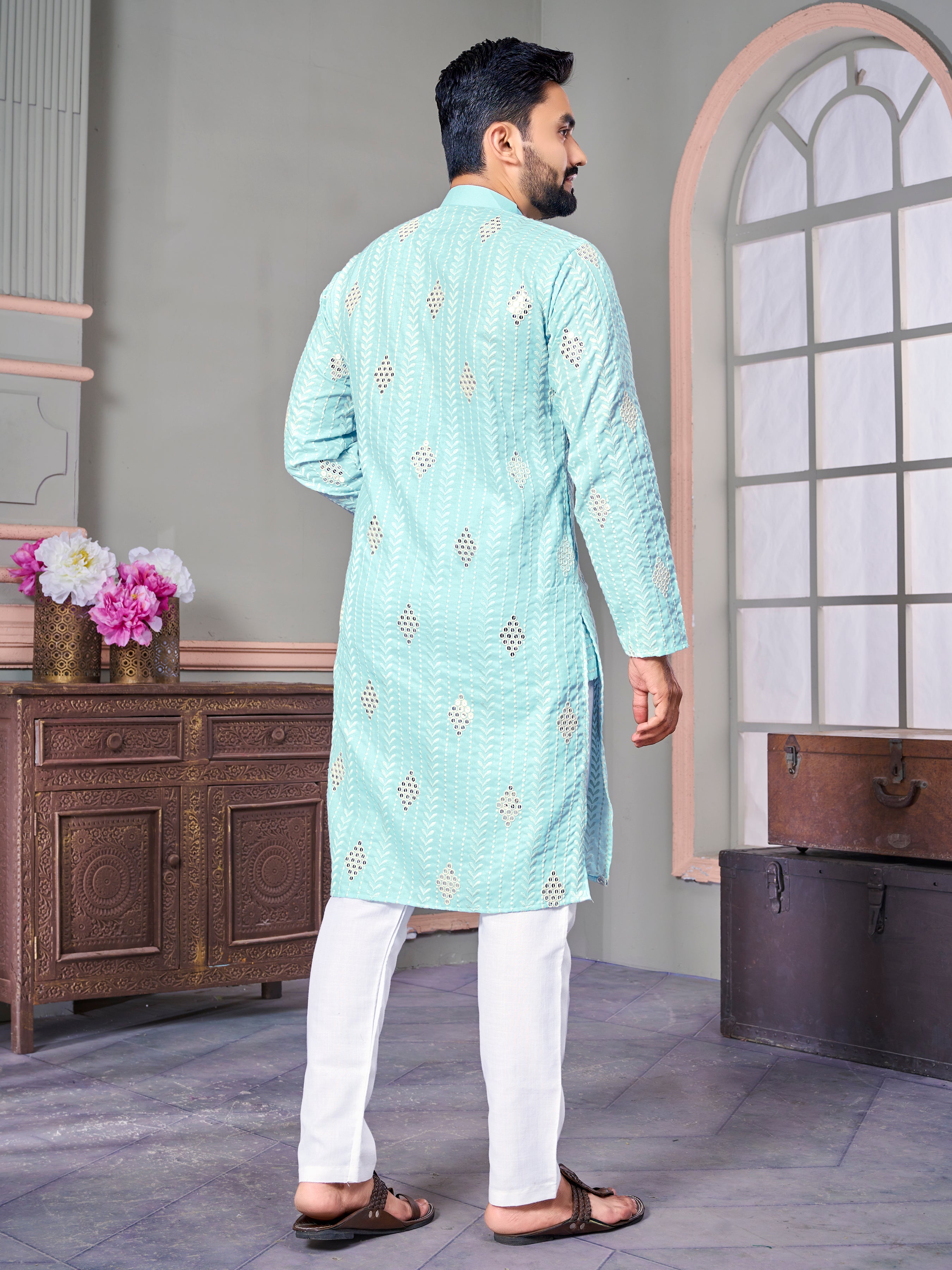 Van-Tara Luxe Linen Sky Kurta