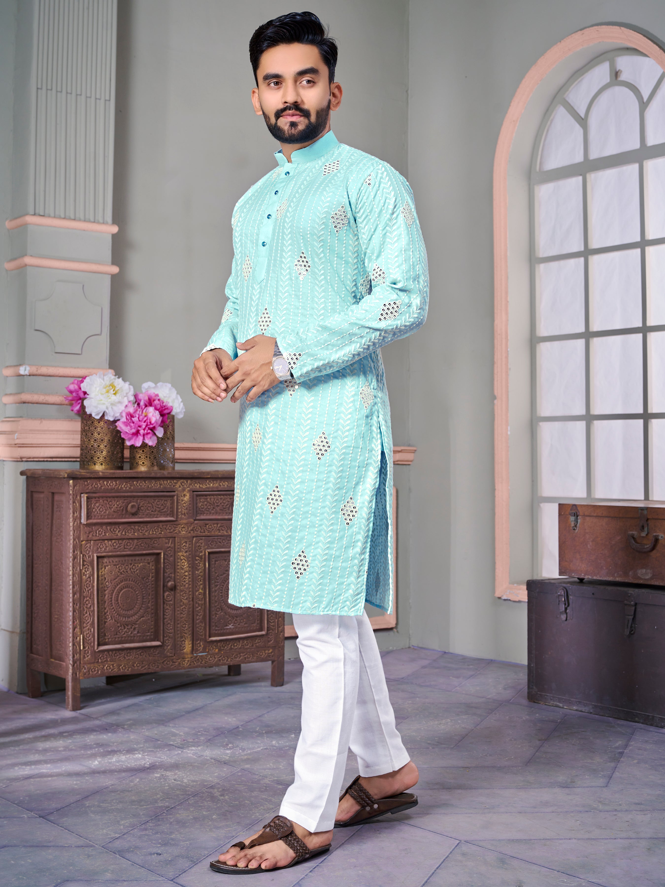 Van-Tara Luxe Linen Sky Kurta