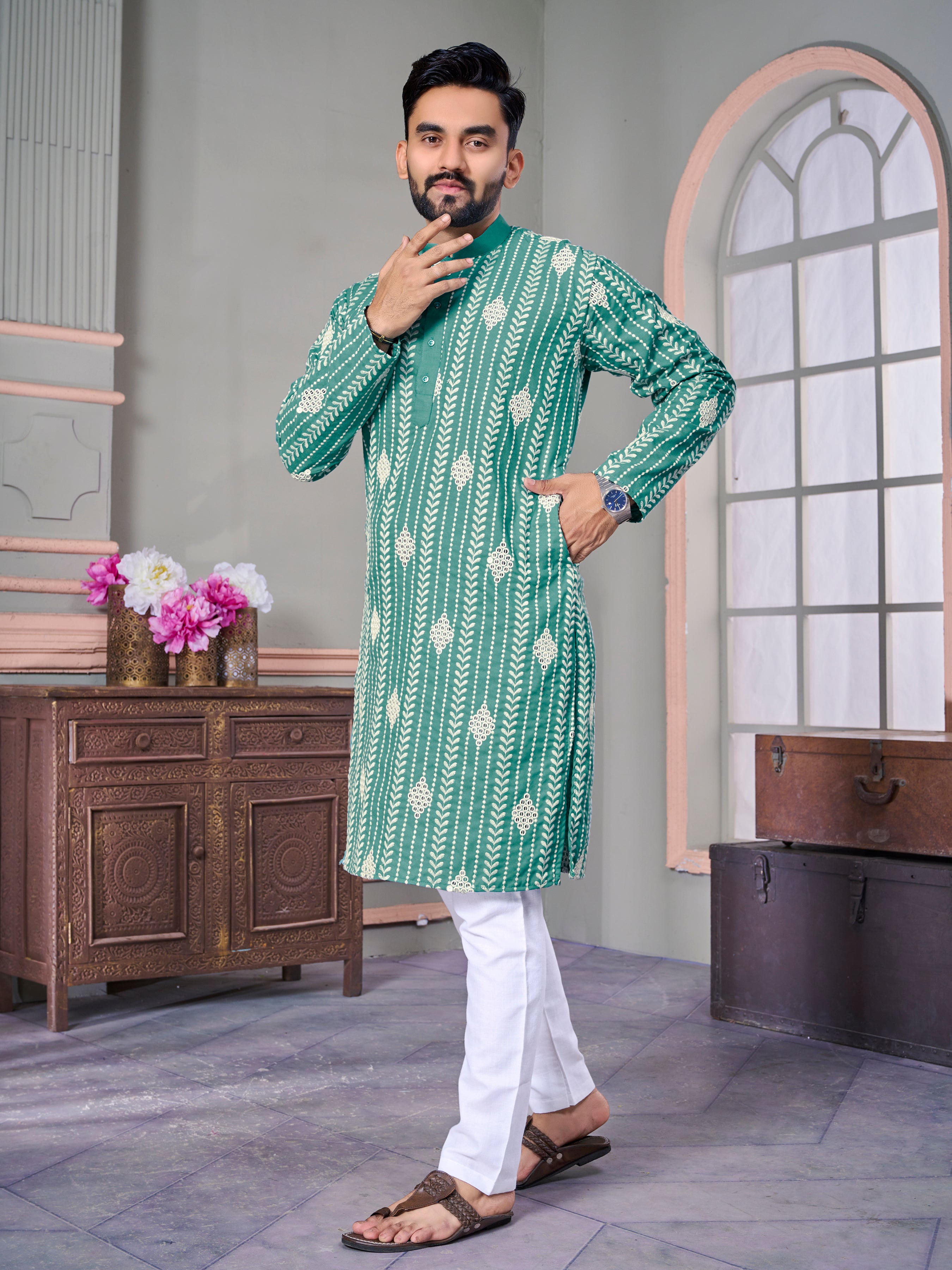 Van-Tara Luxe Linen Bottle Green Kurta