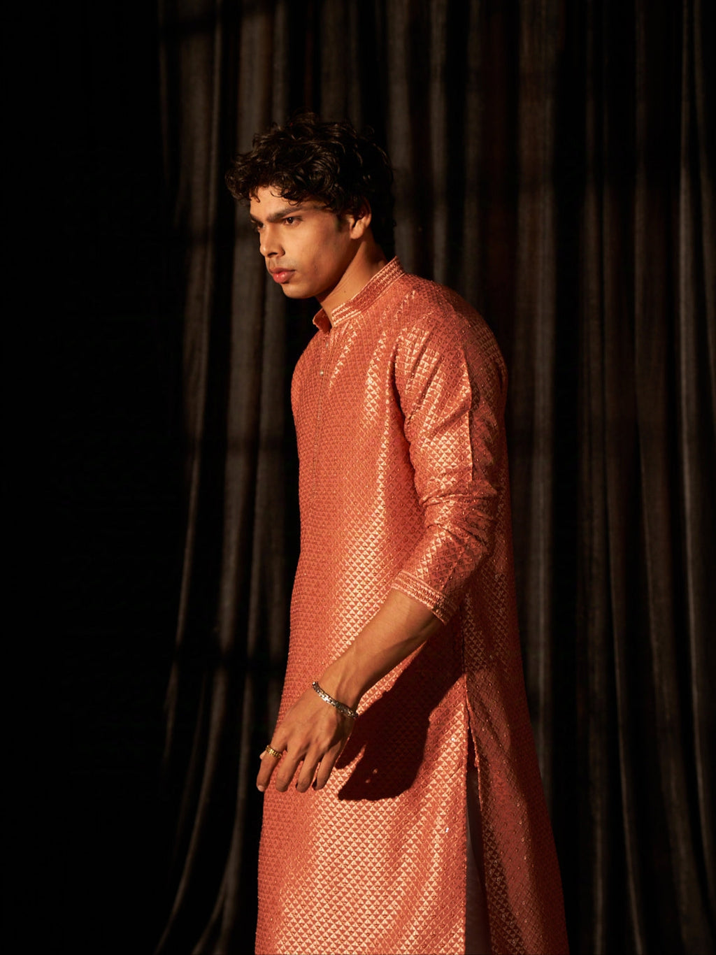 Men’s Chikankari Gajri Kurta
