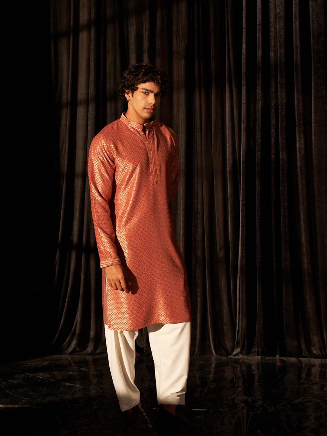 Men’s Chikankari Gajri Kurta