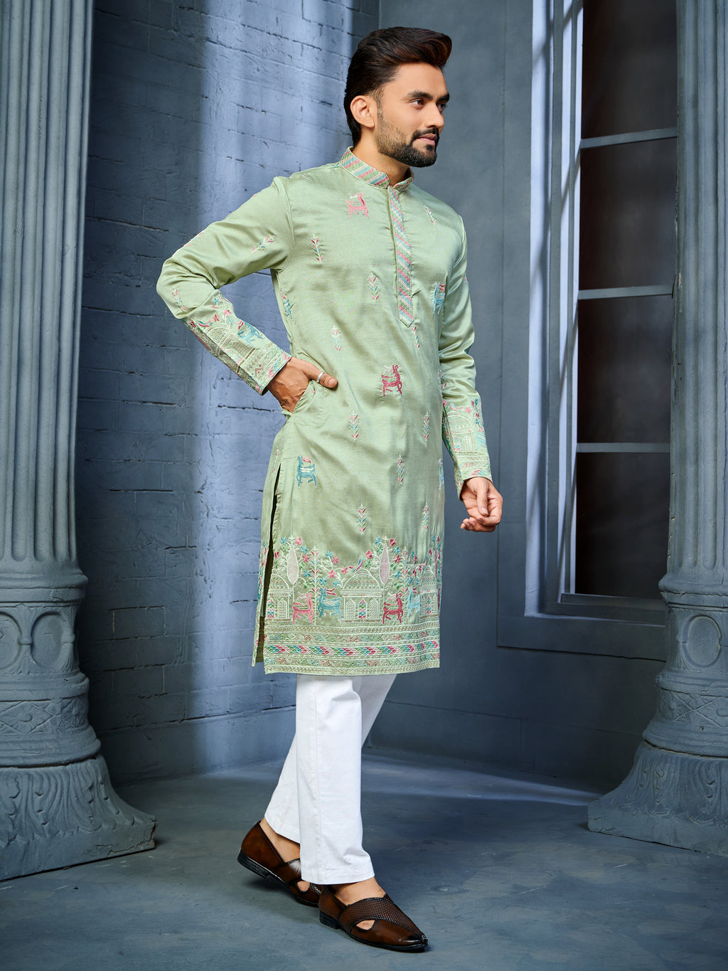 Men’s  Silk Kurta with Deer Embroidery Pista