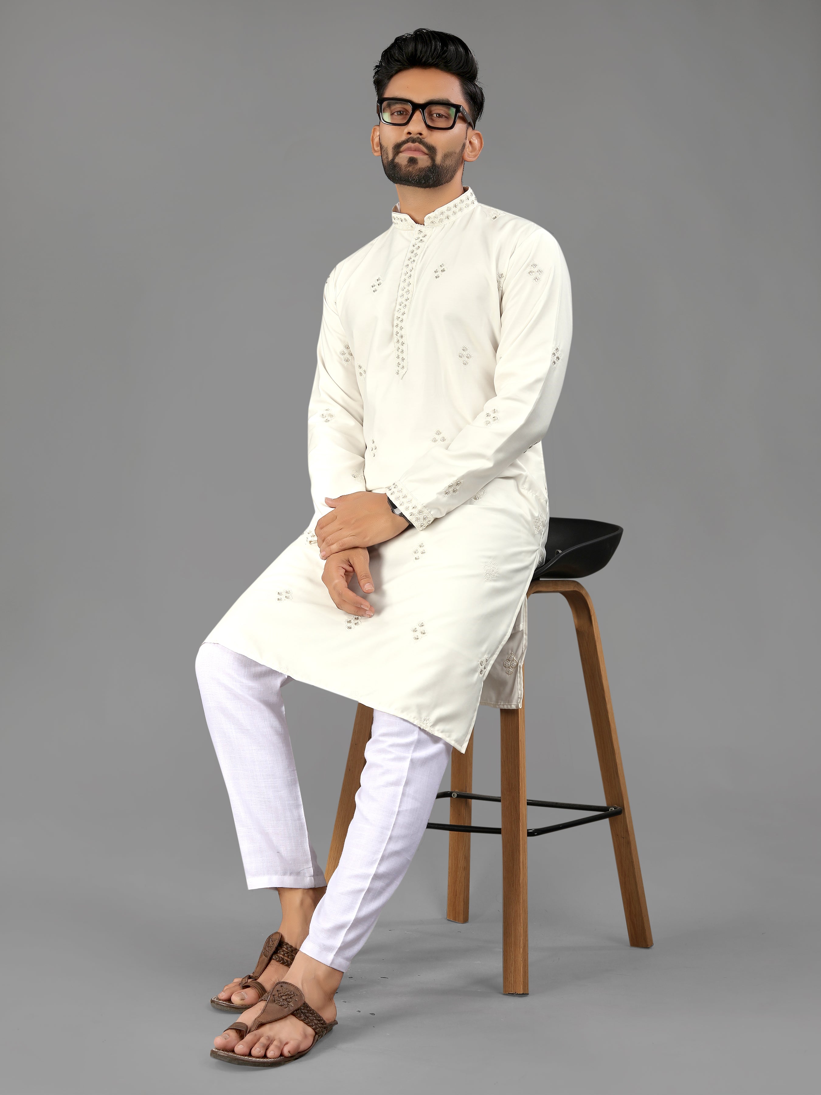 Men’s Val Moti Work Cotton Kurta Off White